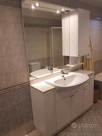 composizione "bagno idea fenice" con faretti