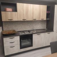 cucina 300 cm disponibile per ritiro immediato