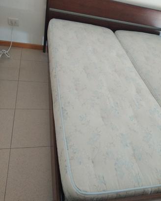 Coppia di materassi a molle