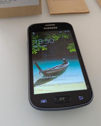Smartphone telefono cellulare SAMSUNG GT-S7580