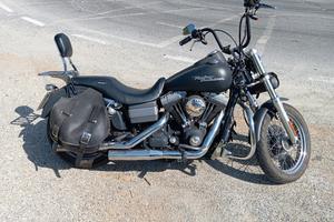 moto Harley-Davidson Dyna street bob