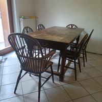 Tavolo antico con sei sedie stile inglese