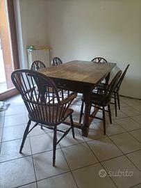 Tavolo antico con sei sedie stile inglese