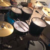 Set Batteria Acustica: piatti,pedali,sgabelli,acc.