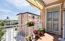 ampio-trilocale-in-centro-a-merone-con-terrazzino
