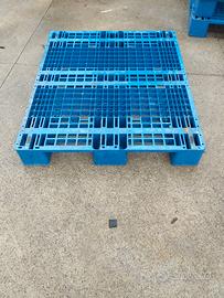 Bancale plastica CI PASSA IL TRANS PALLET NEI BLU