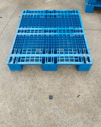 Bancale plastica CI PASSA IL TRANS PALLET NEI BLU