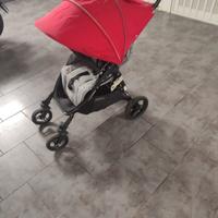 Passeggino pratico e leggero