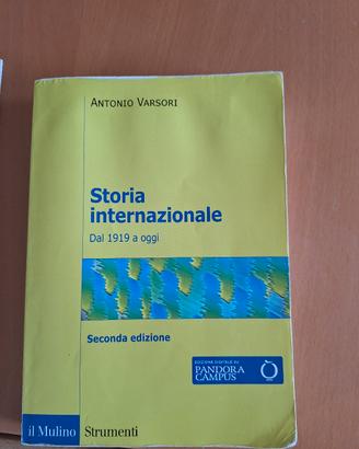 libro di storia internazionale di Antonio Visori