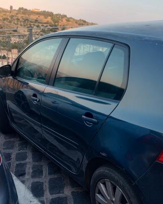 Golf 5 intera o per ricambi 