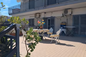 App 3 vani130mq P.rialzato con terrazzo & giardini