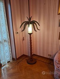Lampada in legno 