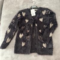 Maglione nero di pelo con cuori oro