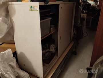 MOBILE SCORREVOLE IN FERRO PER GARAGE