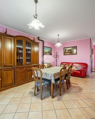 VILLA A SCHIERA A SCANDIANO