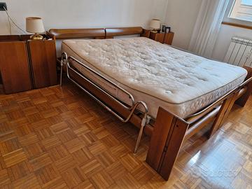 Letto Artona in noce di Afra Tobia Scarpa Maxalto