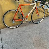Bici da corsa Carnielli componenti Campagnolo