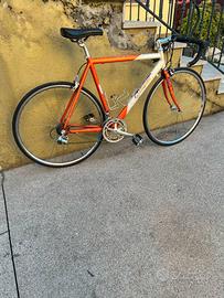 Bici da corsa Carnielli componenti Campagnolo