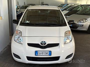 Toyota Yaris 1.0 5 porte Sol