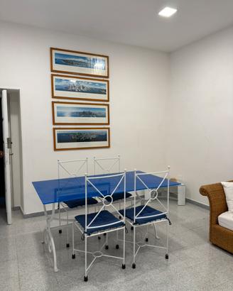 Appartamento ristrutturato a Baia con posto auto