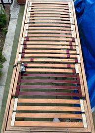 Letto singolo con doghe in legno elettrico