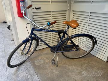 Bicicletta da citta blu