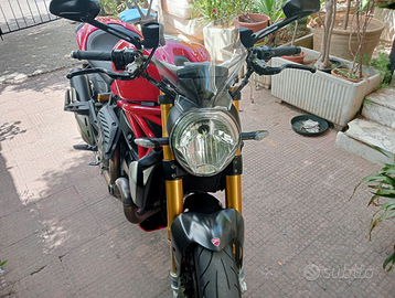 Ducati Monster 1200s