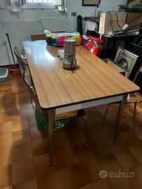 Tavolo Salvarani in formica