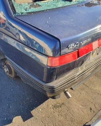 Alfa romeo 164 super 2.0 t.spark per ricambi (2a)