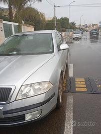 macchina in buone condizioni 