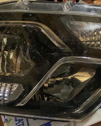 Faro dx dacia duster