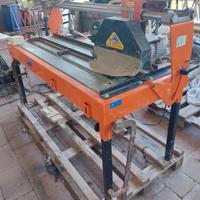 Sega ad acqua taglia piastrelle