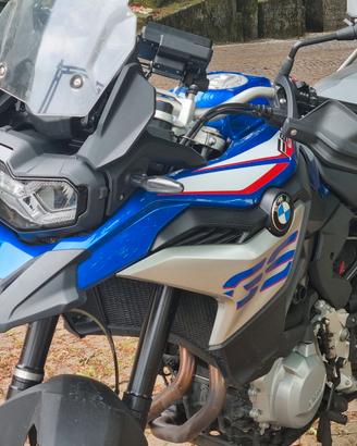 BMW F850GS - 7000 km sempre in garage, come nuova!