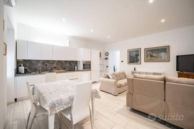 Casa indipendente di 224 m² con più di 5 locali a 