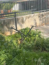 Aratro da giardino antico