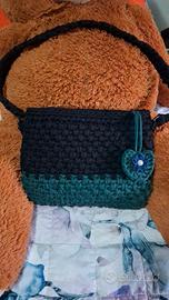 borsa uncinetto realizzata con punto canestro 