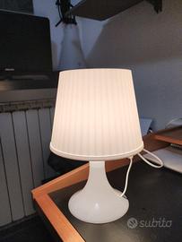 lampada da tavolo Lampan di Ikea.  