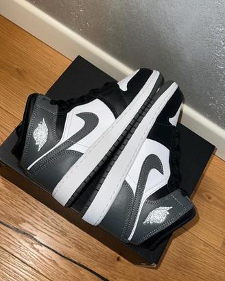 Nike Air Jordan Mid 1