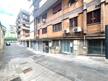 Magliana - capannone artigianale