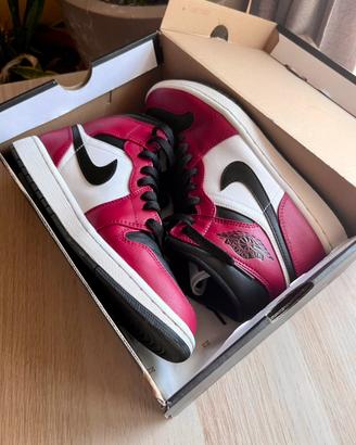 Nike Air Jordan 1 Mid Chicago Gym Red- Black