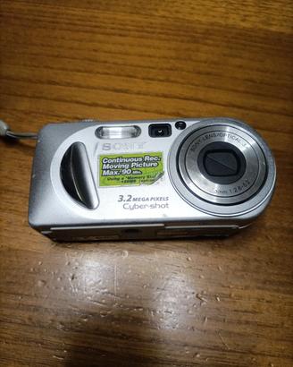 Sony Cybershot DSC-p8 funzionante, completa di tut