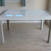 Tavolo da pranzo estendibile