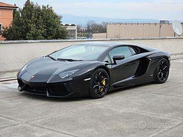 Lamborghini Aventador 6.5 V12 LP700-4