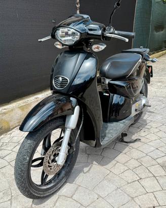 Aprilia Scarabeo 50 2T – 2015