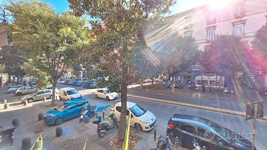 Via Foria- locale comm.le su 2 livelli