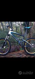 bici mtb GT FORCE SPORT in carbonio 