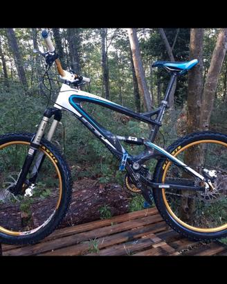 bici mtb GT FORCE SPORT in carbonio 