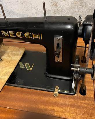 Macchina da cucire Necchi anni ‘30
