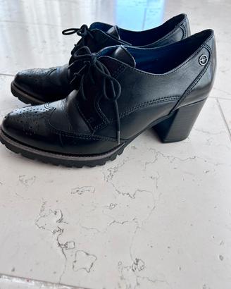 Scarpe stringate con tacchi pelle nera Tamaris 37