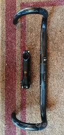 Manubrio Fizik Cyrano R1 44cm + Stem Fizik R1 13cm